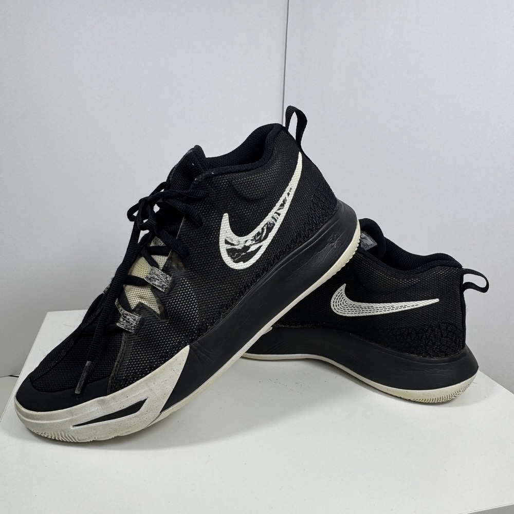 Nike‎ Kyrie Flytrap 6 GS Youth Size 7Y Black White Basketball Shoes DQ8094-009